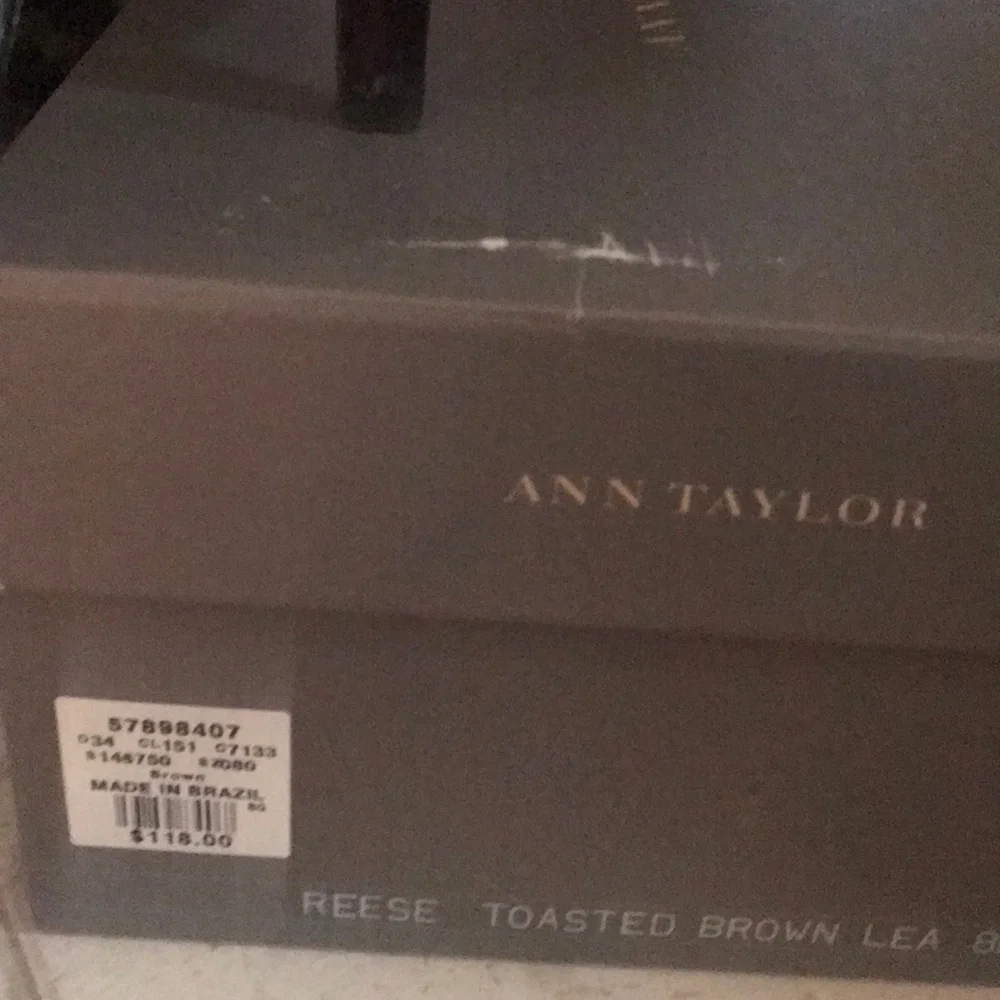 Classic style Ann Taylor. Very good condition.‎